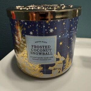 White Barn Frosted Coconut Snowball Candle